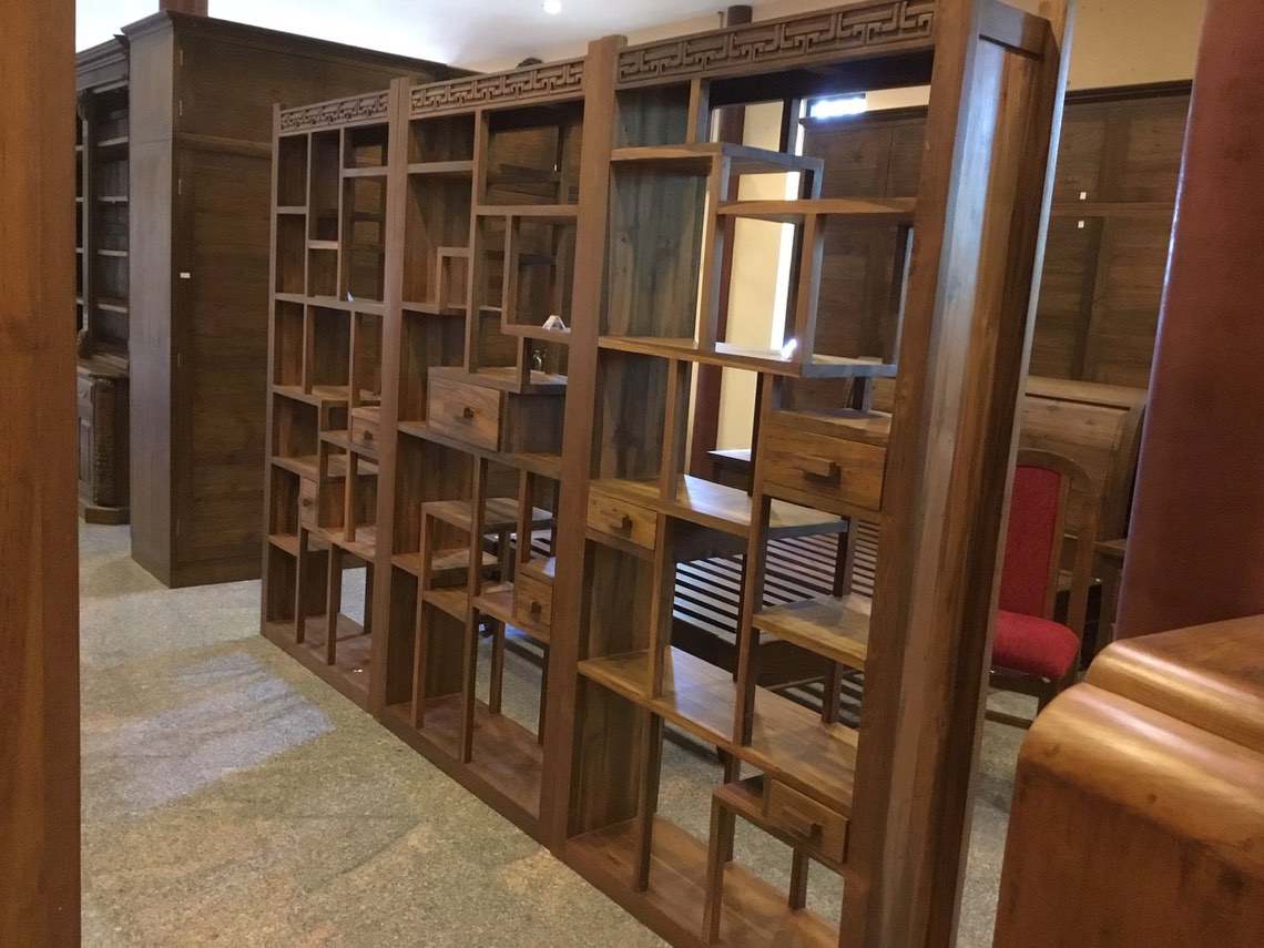 Made to Order Furniture. - Book Cases 001-01