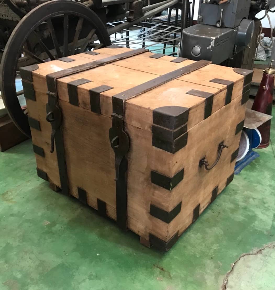 Made to Order Furniture. - Antique Chest 001-01